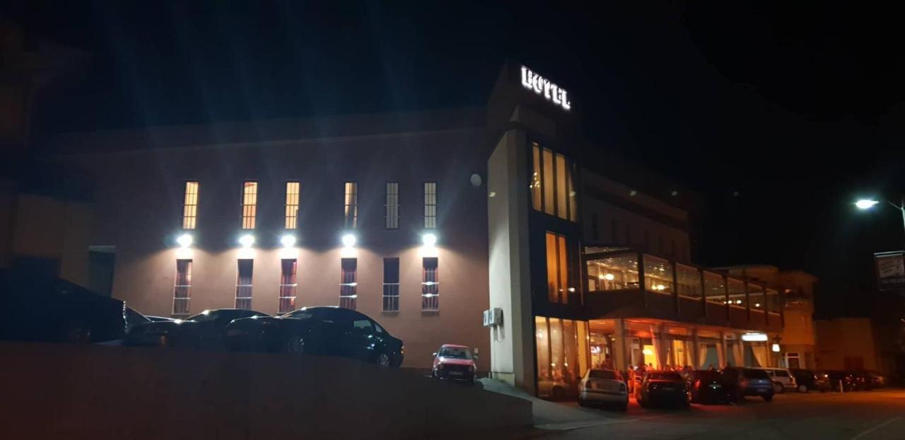 Hotel Urban Buzim Luaran gambar
